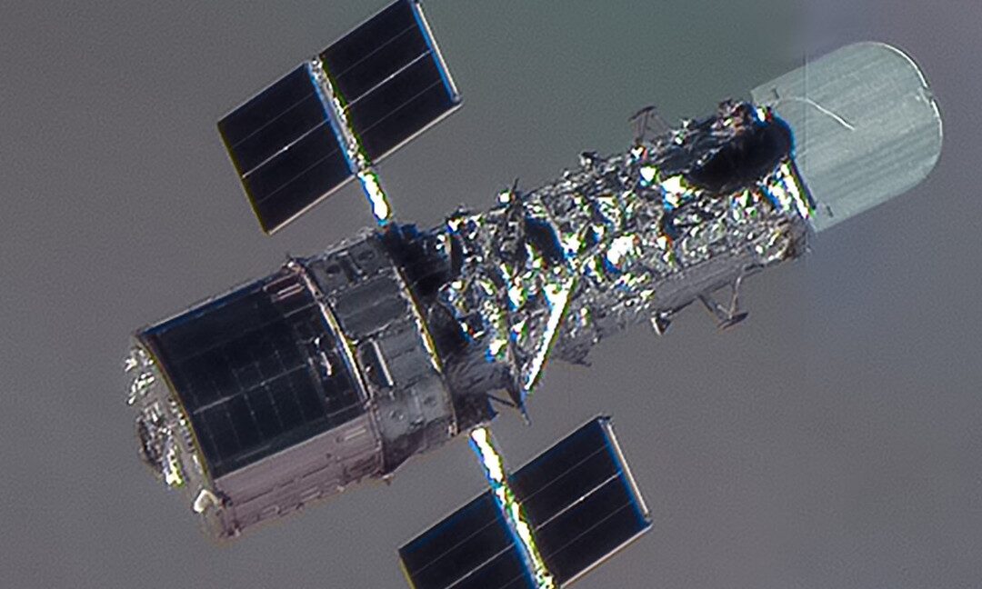 Once again, NASA is asking for ideas to rescue Hubble from certain death